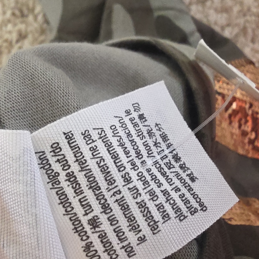 NWT VS Pink Camo Tee Size S - Picture 8 of 8